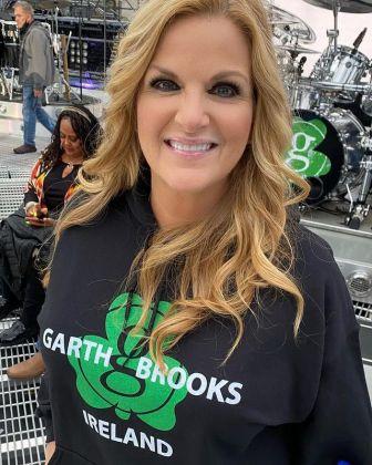 "Trisha Yearwood" Net Worth 2023, Age, Heights, Bio, Husband , Song