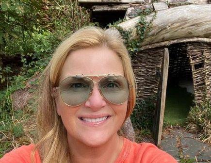 "Trisha Yearwood" Net Worth 2023, Age, Heights, Bio, Husband , Song