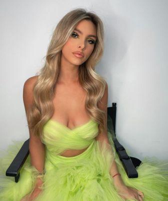 Lele Pons looks bold and glamourous  ( Source : Instagram )