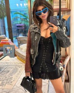 Mia Khalifa Biography, Net Worth, Age, Boyfrinds, Heights