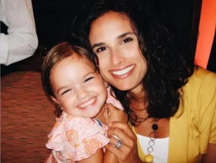 Jena Raine With Her Mother Childhood Pic ( Source : Instagram )