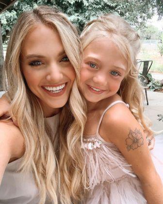 Everleigh Rose With Her Mom ( Source : Instagram )