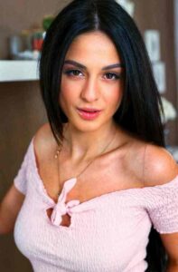 Mia Trejsi 2025, Age, Height, Weight, Boyfriend, Net Worth