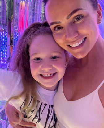 Holly matthews with her daughter ( Source : Instagram )