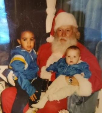 Christy Mack Her Childhood Pic With Brother And Santa Claus  ( Source : Instagram )