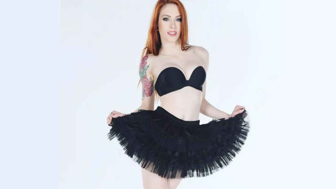 Anna De Ville
