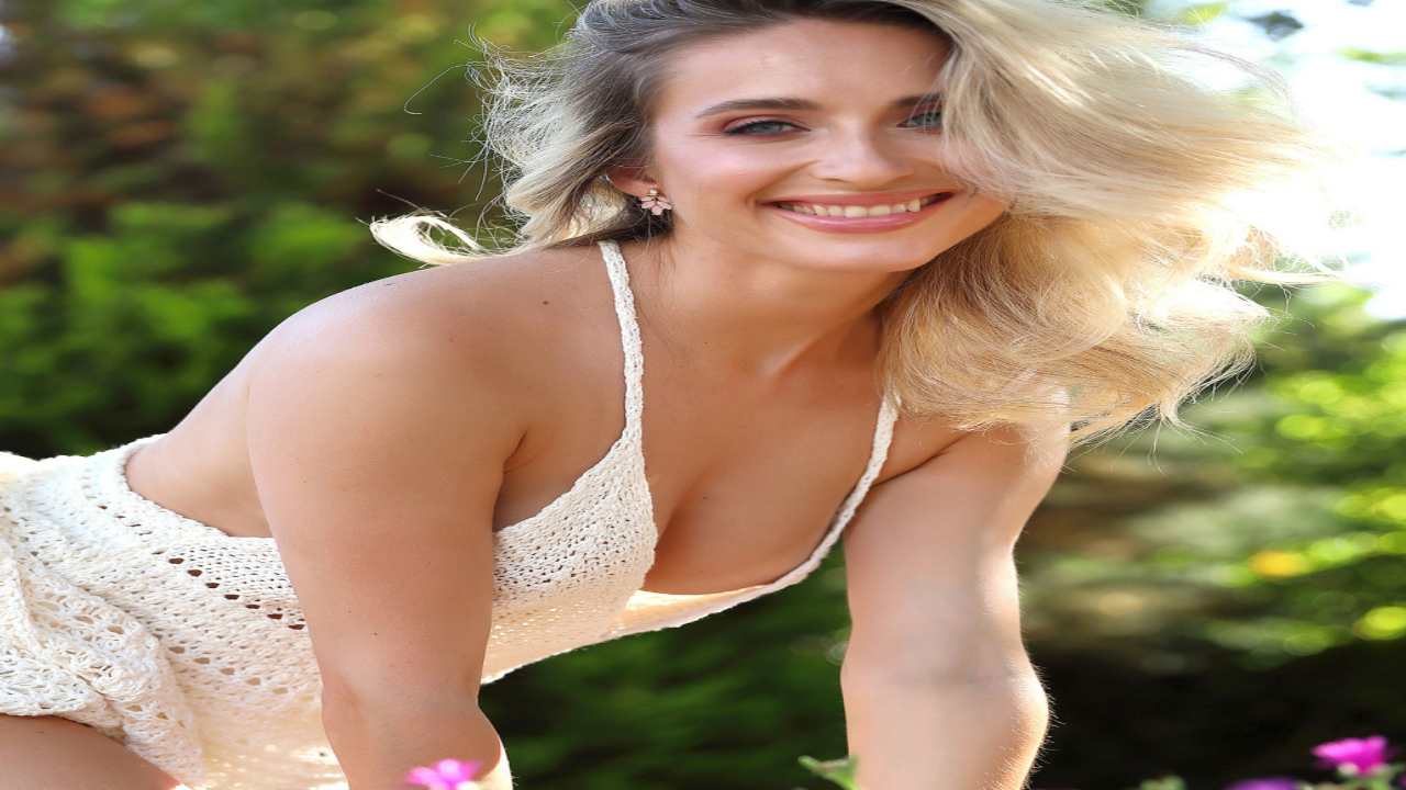 Cara Mell