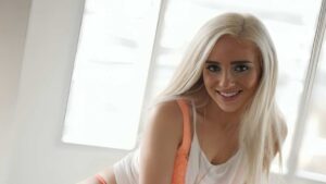 Naomi Woods