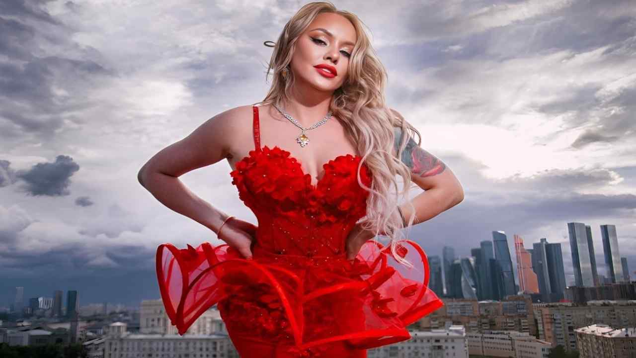 Lola Taylor Bio, Age, Height, Weight, Boyfriend, Net Worth 2025 Lola Taylor