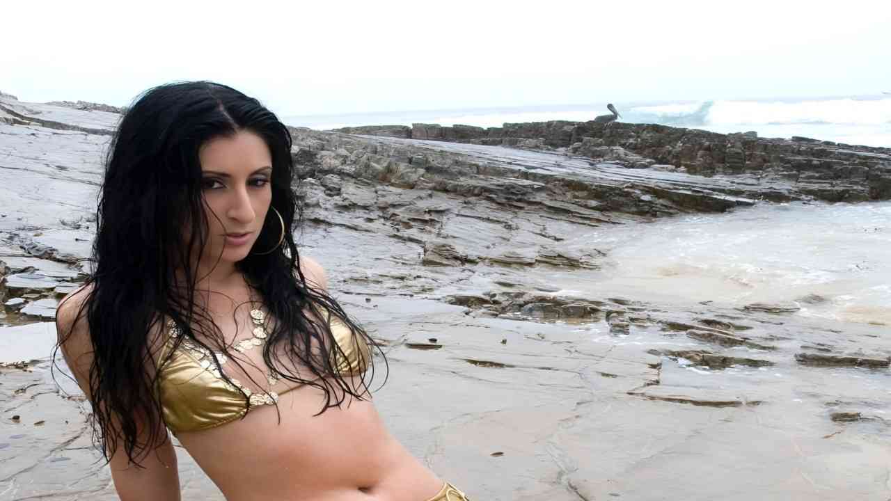 Luscious Lopez Age, Height, Weight, Boyfriend, Net Worth 2026 Luscious Lopez