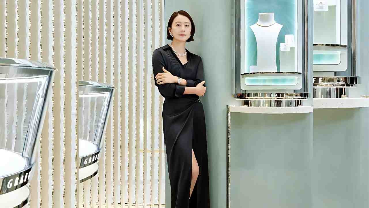 Kim Hee-ae ( 김희애 ) Age, Height, Weight, Husband, Net Worth 2026 Kim Hee-ae