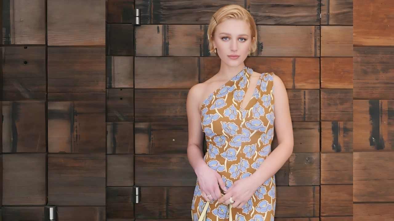 Julia Schlaepfer Age, Height, Weight, Boyfriend, Net Worth 2026 Julia Schlaepfer